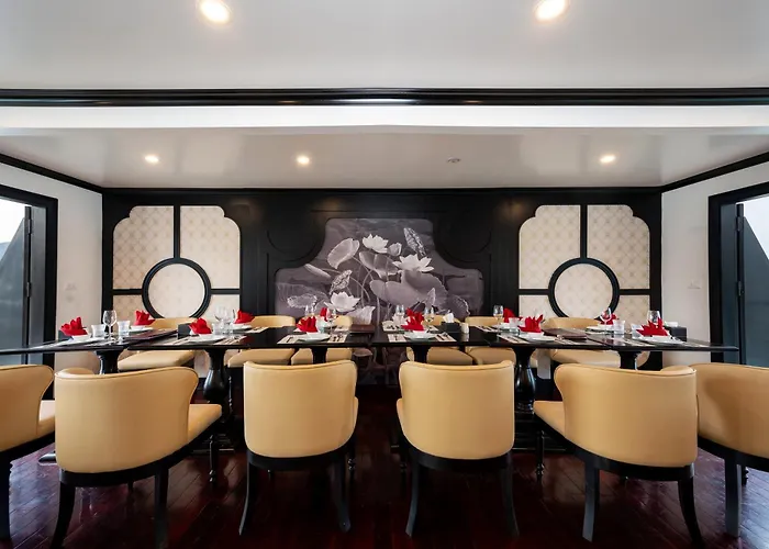 Botel Dragon Premium Cruise Ha Long