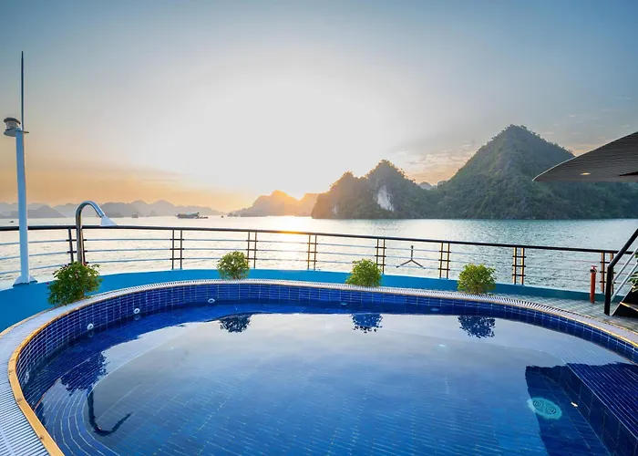 Dragon Premium Cruise Botel Ha Long
