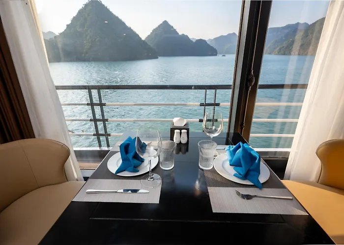 Botel Dragon Premium Cruise Ha Long
