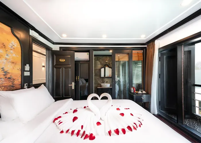 Botel Dragon Premium Cruise 5*